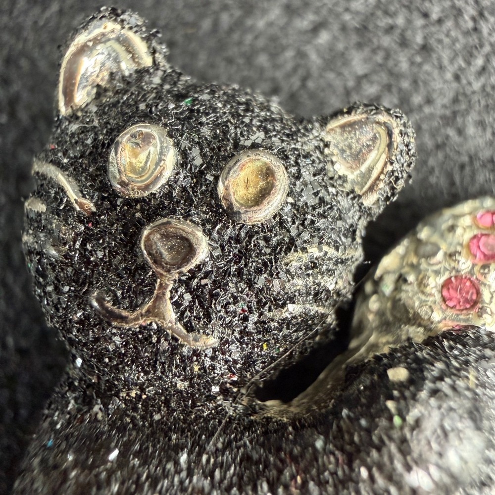 Vintage DaneCraft Black Cat Brooch Pin Cat Playing w Ball Glittery Rhinestones - Picture 2 of 9